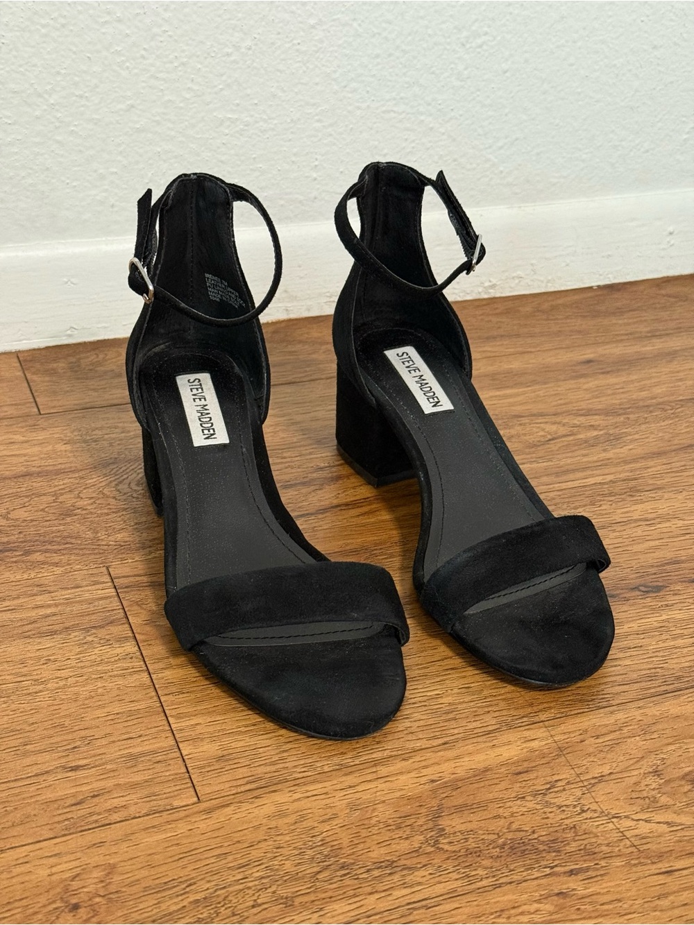 Steve Madden Irenee Black Suede Block Heel Sandals Size 7M Ankle Strap - Picture 2 of 6